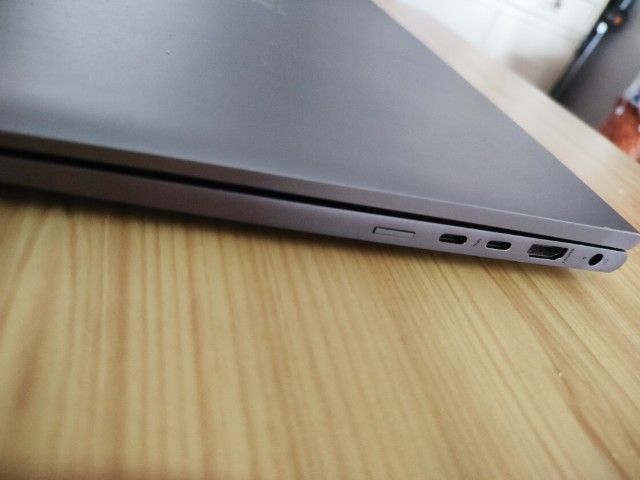 HP Zbook รูปที่ 3