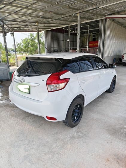 Toyota Yaris 2014 1.5 E Sedan เบนซิน ไม่ติดแก๊ส เกียร์อัตโนมัติ ขาว รูปที่ 4