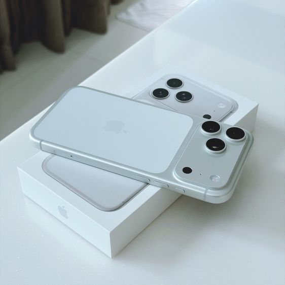 iPhone 17 Pro Max ความจุ 256 GB สี Silver ขาวเครื่องใหม่มากๆ ไร้ตำหนิ ประกันเหลือยาว มือสอง ราคาถูก