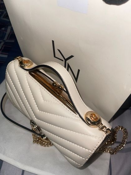 Lyn กระเป๋าสะพายข้าง ของแท้มือสอง รูปที่ 3