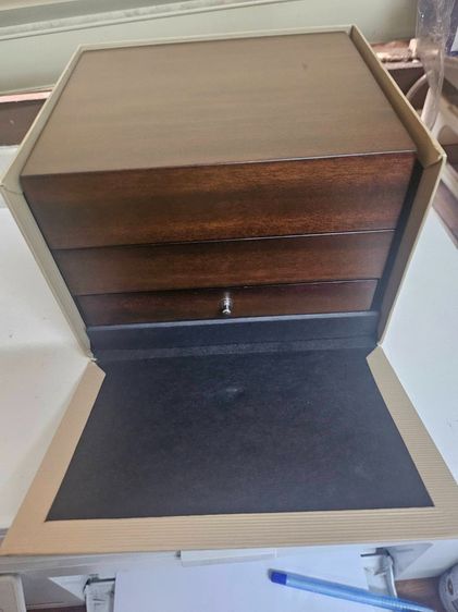 ขายนาฬิกาข้อมือ Frederique Constant Classic Carre Quartz Movement Silver Dial Men's Watches สภาพใช้น้อย รูปที่ 2