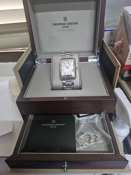 ขายนาฬิกาข้อมือ Frederique Constant Classic Carre Quartz Movement Silver Dial Men's Watches สภาพใช้น้อย รูปที่ 5