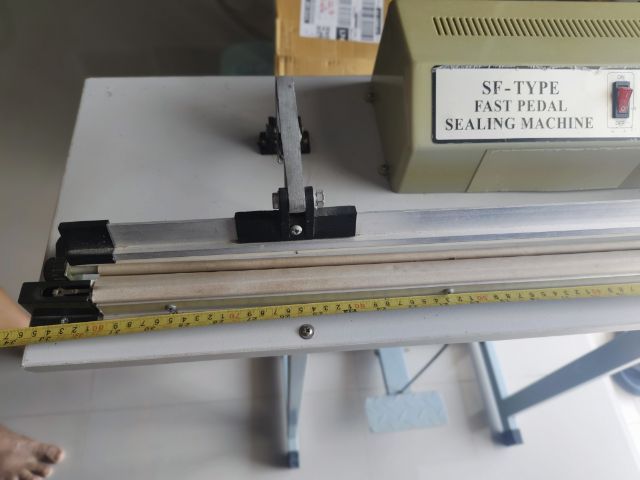 เครื่องซีลถุงแบบเท้าเหยียบ