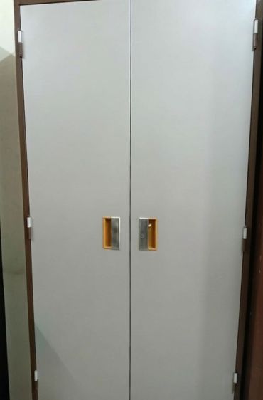 ตู้ 2 บานเปิด งานมือสองพร้อมใช้ รูปที่ 2