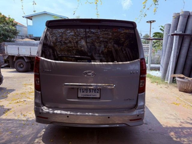 Hyundai H-1  2019 2.5 Deluxe Van ดีเซล ไม่ติดแก๊ส เกียร์อัตโนมัติ บรอนซ์เงิน รูปที่ 3