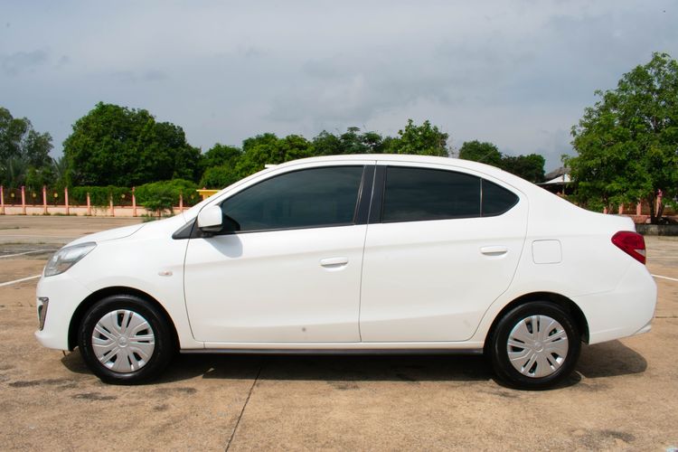 Mitsubishi Attrage 2019 1.2 GLX Sedan เบนซิน ไม่ติดแก๊ส เกียร์อัตโนมัติ ขาว รูปที่ 2