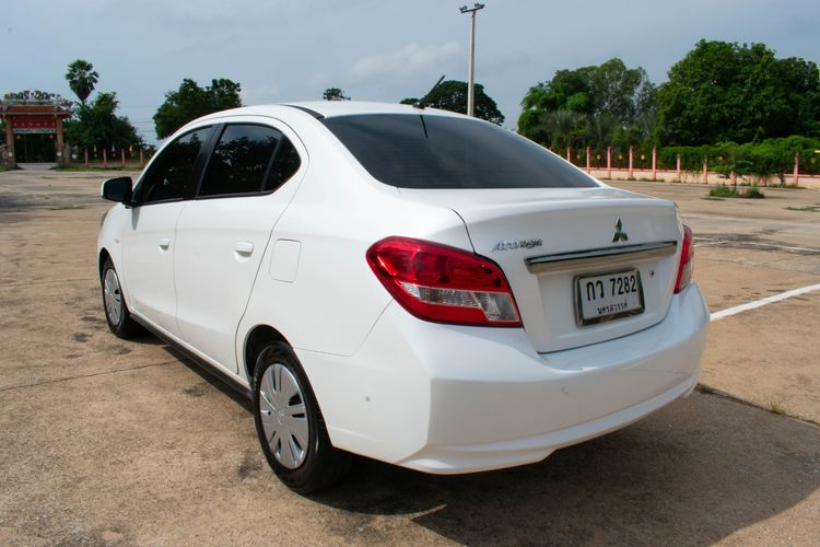 Mitsubishi Attrage 2019 1.2 GLX Sedan เบนซิน ไม่ติดแก๊ส เกียร์อัตโนมัติ ขาว รูปที่ 3