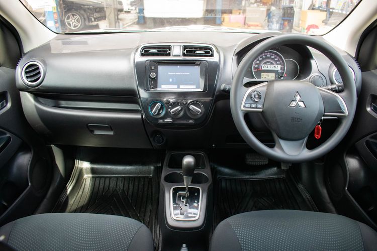 Mitsubishi Attrage 2019 1.2 GLX Sedan เบนซิน ไม่ติดแก๊ส เกียร์อัตโนมัติ ขาว รูปที่ 4