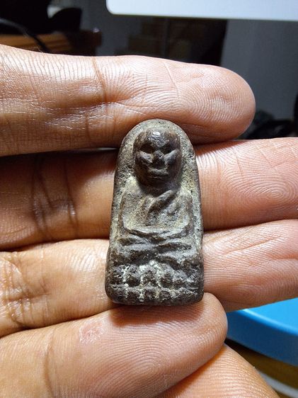 พระผงเนื้อหว่าน หลวงปู่ทวด วัดช้างให้ 2479 พิมพ์พระรอด