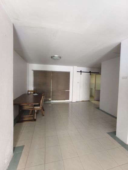 อื่นๆ สร้างเสร็จก่อน 2010 มีบางส่วน ใช่ ขายบ้านทาวน์เฮ้าส์ 3 ห้องนอน 2 ห้องน้ำ รูปที่ 3