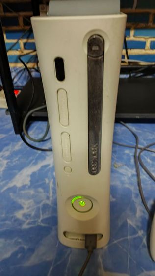 เกมส์ Xbox และอุปกรณ์ เชื่อมต่อไร้สายได้ XBOX 360