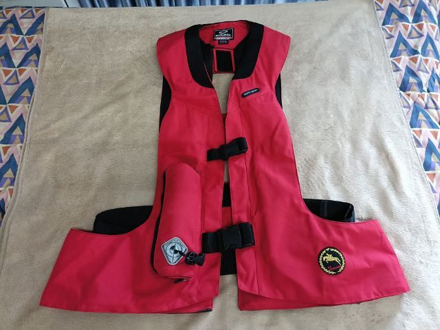 เสื้อเกราะเซฟตี้ขึ่ม้า HIT-AIR