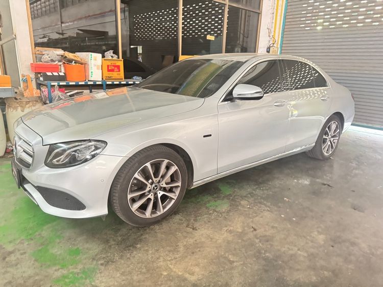 Mercedes-Benz E-Class 2019 2.0 E300e Avantgarde Sedan เบนซิน ไม่ติดแก๊ส เกียร์อัตโนมัติ บรอนซ์เงิน รูปที่ 3