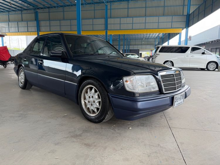 Mercedes-Benz E-Class 1996 E220 Sedan เบนซิน ไม่ติดแก๊ส เกียร์อัตโนมัติ น้ำเงิน รูปที่ 3