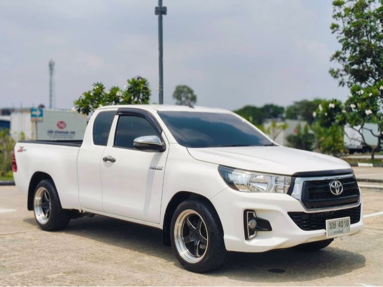 Toyota Hilux Revo 2019 2.4 Z Edition J Plus Pickup ดีเซล ไม่ติดแก๊ส เกียร์ธรรมดา ขาว รูปที่ 2
