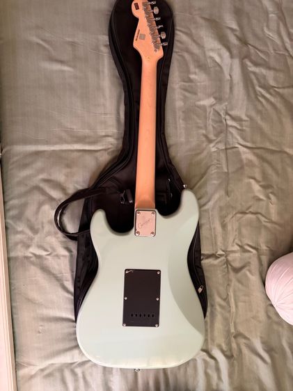 กีต้ารไฟฟ้าพร้อมแอมป์ รูปที่ 2