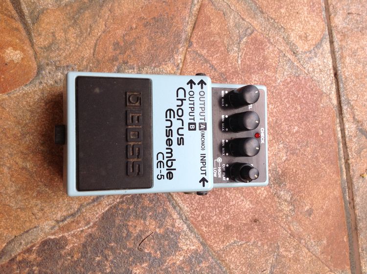 Effect guitar CE5 boss Chorus