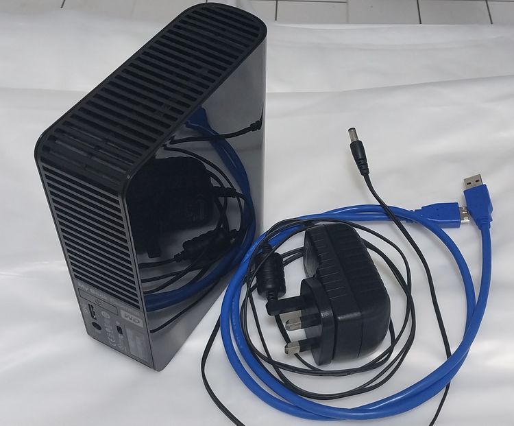 ขาย WD My Book Essential Edition 2.0 3TB สีดำ มือสอง สภาพภายนอก 90 เปอร์เซ็นต์ แถม Kingston DataTraveler 3.0 64GB สีดำ รูปที่ 2