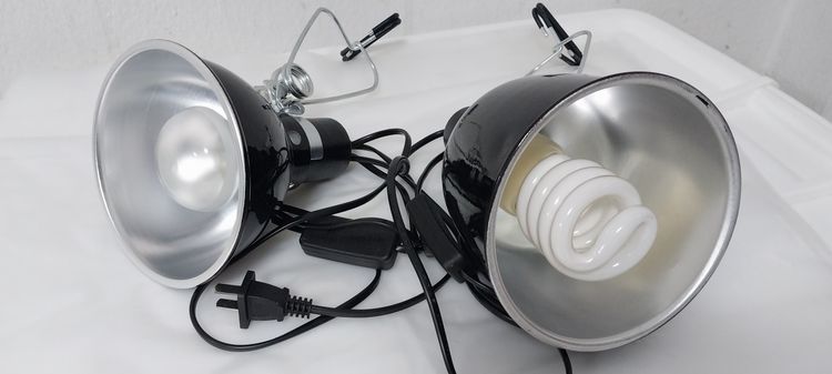 ขายเหมา โคมไฟสัตว์เลี้ยง UVA + UVB สภาพใหม่เอี่ยม 99.9 เปอร์เซ็นต์ (ซื้อมาไม่ได้ใช้เลย) มือสอง ราคาถูกๆ รูปที่ 2