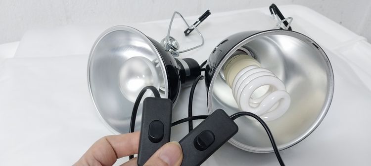 ขายเหมา โคมไฟสัตว์เลี้ยง UVA + UVB สภาพใหม่เอี่ยม 99.9 เปอร์เซ็นต์ (ซื้อมาไม่ได้ใช้เลย) มือสอง ราคาถูกๆ รูปที่ 3