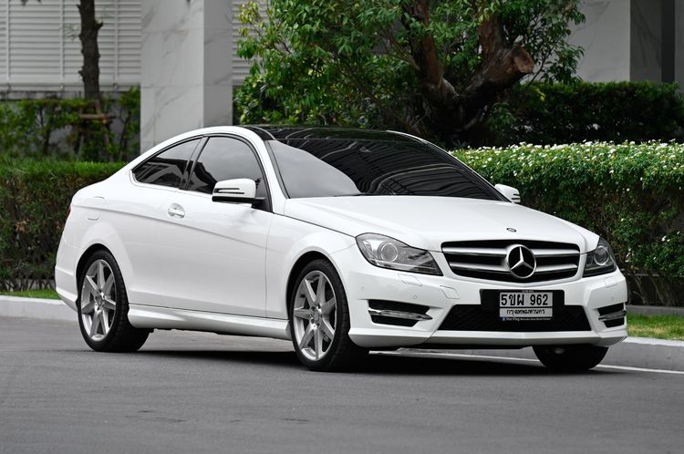 Mercedes-Benz C-Class 2014 C180 AMG Sedan เบนซิน ไม่ติดแก๊ส เกียร์อัตโนมัติ ขาว รูปที่ 2