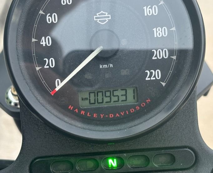 ขายเอง HD Iron 883 ปี 2019 จด 2021 สีดำ กุญแจ Keyless ทะเบียน 883 ตรงรุ่น  รูปที่ 5