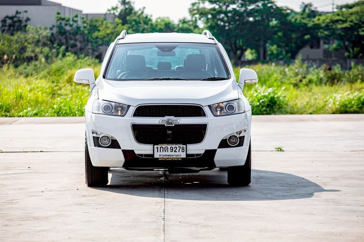 Chevrolet Captiva 2012 2.4 LT 4WD Utility-car เบนซิน เกียร์อัตโนมัติ ขาว รูปที่ 2
