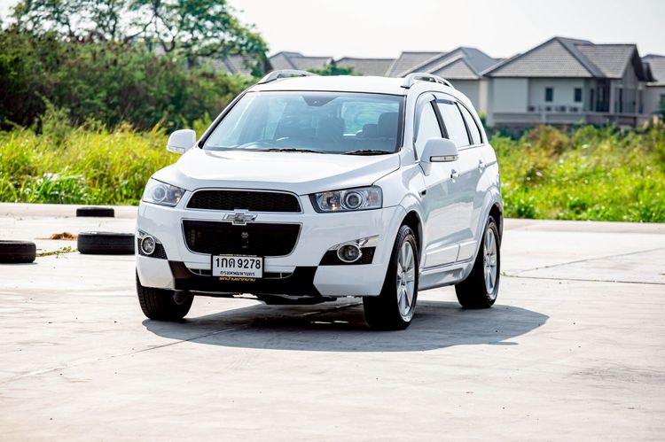 รถ Chevrolet Captiva 2.4 LT 4WD สี ขาว