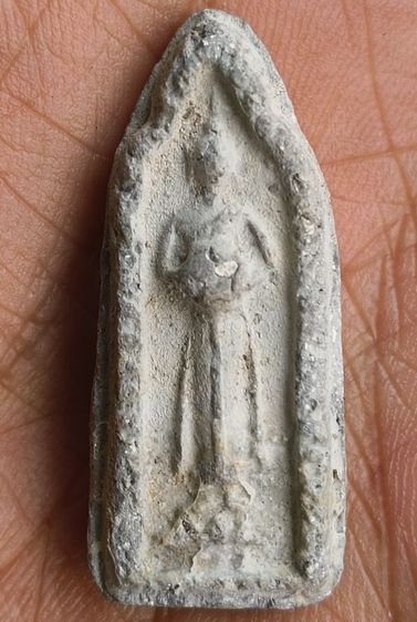 พระรูปหล่อยอดธงหลวงพ่อโสธร รูปที่ 9