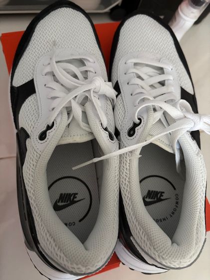 ร้องเท้าผ้าใบ