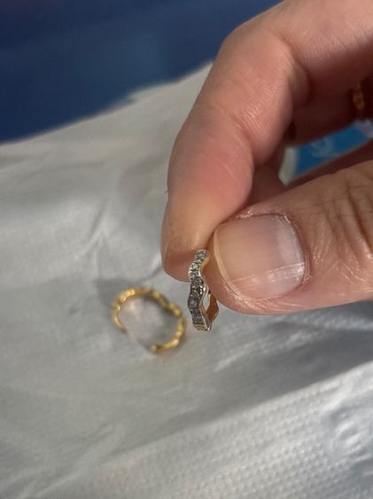 ต่างหูทองแท้ 9k เพชรแท้กุหลาบ ขนาดเล็ก แบบล็อก รูปที่ 2