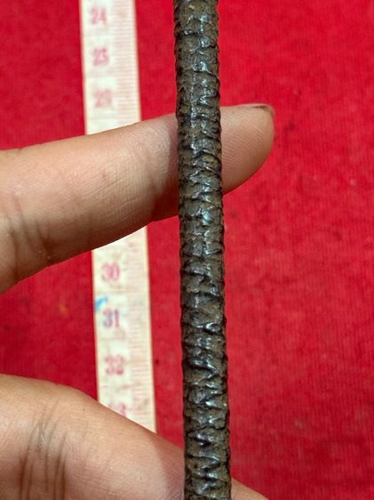 ตะกรุดทองคำแท้ หลวงปู่เอี่ยม วัดสะพานสูง พิมพ์ก้นแมลงสาบ ทองคำ ถักเชือก รูปที่ 4