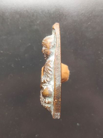 หลวงปู่ทวด วัดช้างให้ พิมพ์เตารีดใหญ่ปั๊มซ้ำ 
ปี 2505 รูปที่ 2