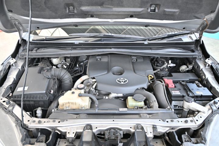 Toyota Innova 2023 2.8 Crysta Premium Utility-car ดีเซล เกียร์อัตโนมัติ เทา รูปที่ 4