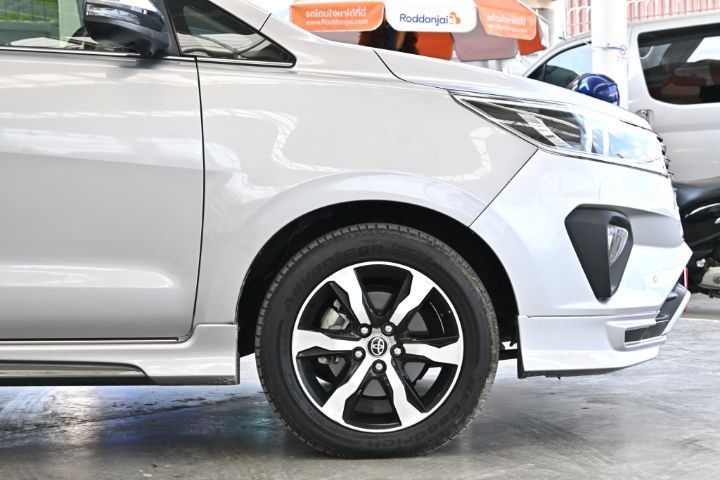 Toyota Innova 2023 2.8 Crysta Premium Utility-car ดีเซล เกียร์อัตโนมัติ เทา รูปที่ 3