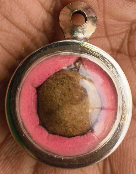 พระหล่อเนื้อชิน รูปที่ 12