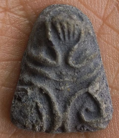 พระหล่อเนื้อชิน รูปที่ 13