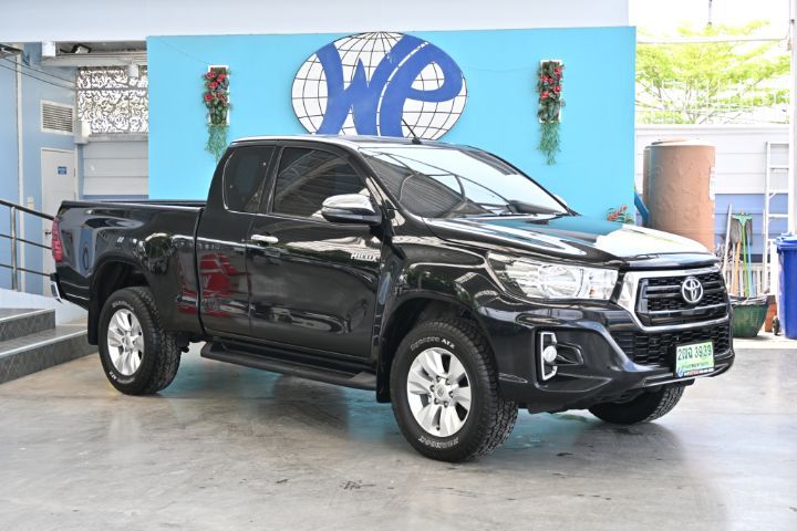 รถ Toyota Hilux Revo 2.4 J Plus Prerunner สี ดำ