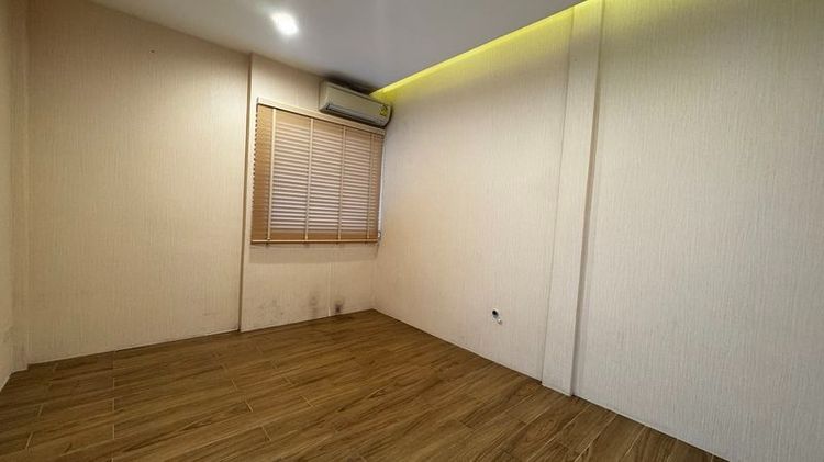 🔥 พิเศษ เหลือเพียง 36,000 บาท เดือน เฉพาะจองภายในเดือนนี้  ให้เช่า พื้นที่พาณิชย์ พระราม 9 – หัวหมาก มีเพียง 1 ห้องเดียว  รูปที่ 3