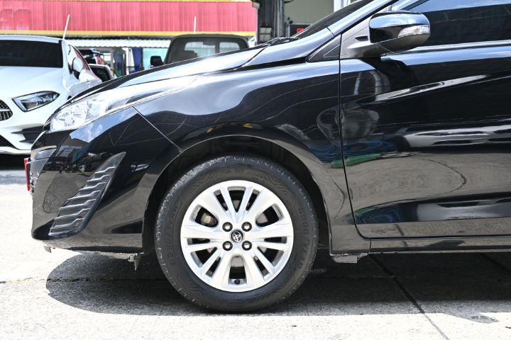 Toyota Yaris 2019 1.2 E เบนซิน เกียร์อัตโนมัติ ดำ รูปที่ 3