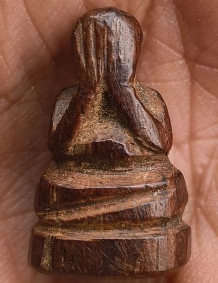 พระเกจิเนื้อเก่า