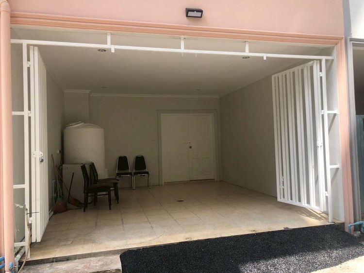 ตกแต่งครบ ทาวน์โฮม 3 ชั้นบนเนินป่าตอง ลดแรงเหลือ 9.9 ล้าน จาก 12.9 ล้าน รูปที่ 2