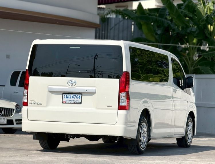 Toyota Hiace 2020 2.8 economy Van ดีเซล ไม่ติดแก๊ส เกียร์ธรรมดา ขาว รูปที่ 4