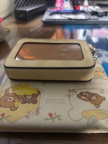 กระเป๋าใส่บัตรใส่เงินได้ coach แท้มือสอง สภาพ100สีเหลืองอ่อน รูปที่ 3