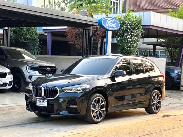 รถ BMW X1 2.0 sDrive20d M Sport สี ดำ