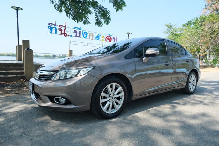 Honda Civic 2013 1.8 E i-VTEC Sedan เบนซิน ไม่ติดแก๊ส เกียร์อัตโนมัติ น้ำตาล รูปที่ 3
