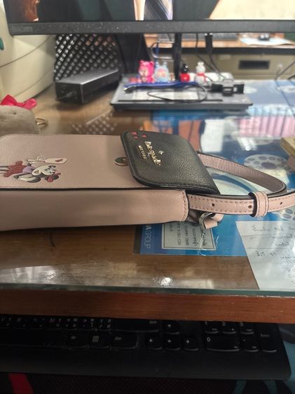 กระเป๋าใส่มือถือ kate spade แท้มือสอง มีช่องใส่บัตรด้านในและด้านหลัง รูปที่ 5