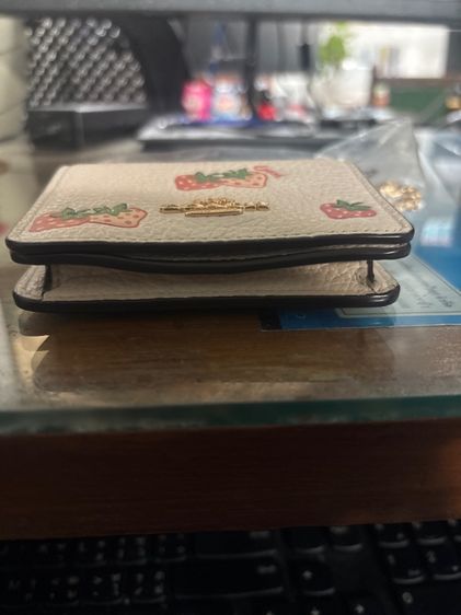 กระเป๋าใส่บัตร coach แท้ ใส่เงินได้ มีสายโซ่สะพายไหล่ ถอดสายได้ รูปที่ 2