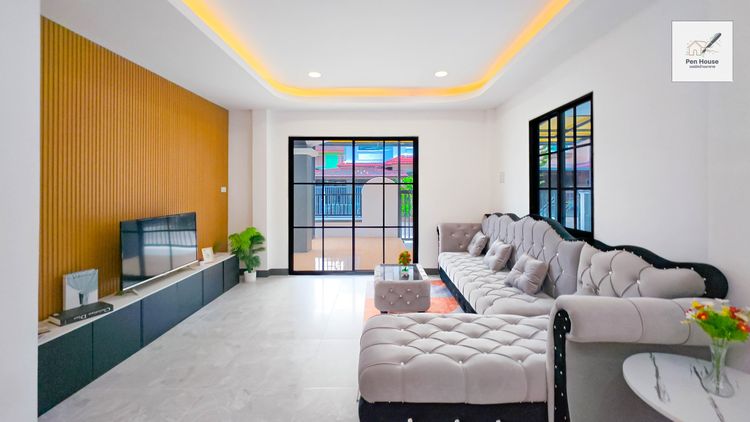 มีบางส่วน ขาย บ้านเดี่ยว 2 ชั้น หมู่บ้าน KC Garden Home 12 พื้นที่กว้าง ให้มาถึง 5 ห้องนอน 3 ห้องน้ำ มีพื้นที่นั่งเล่น เฟอร์นิเจอร์ครบ รูปที่ 4