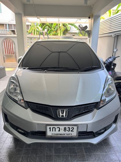 รถ Honda Jazz 1.5 SV สี บรอนซ์เงิน